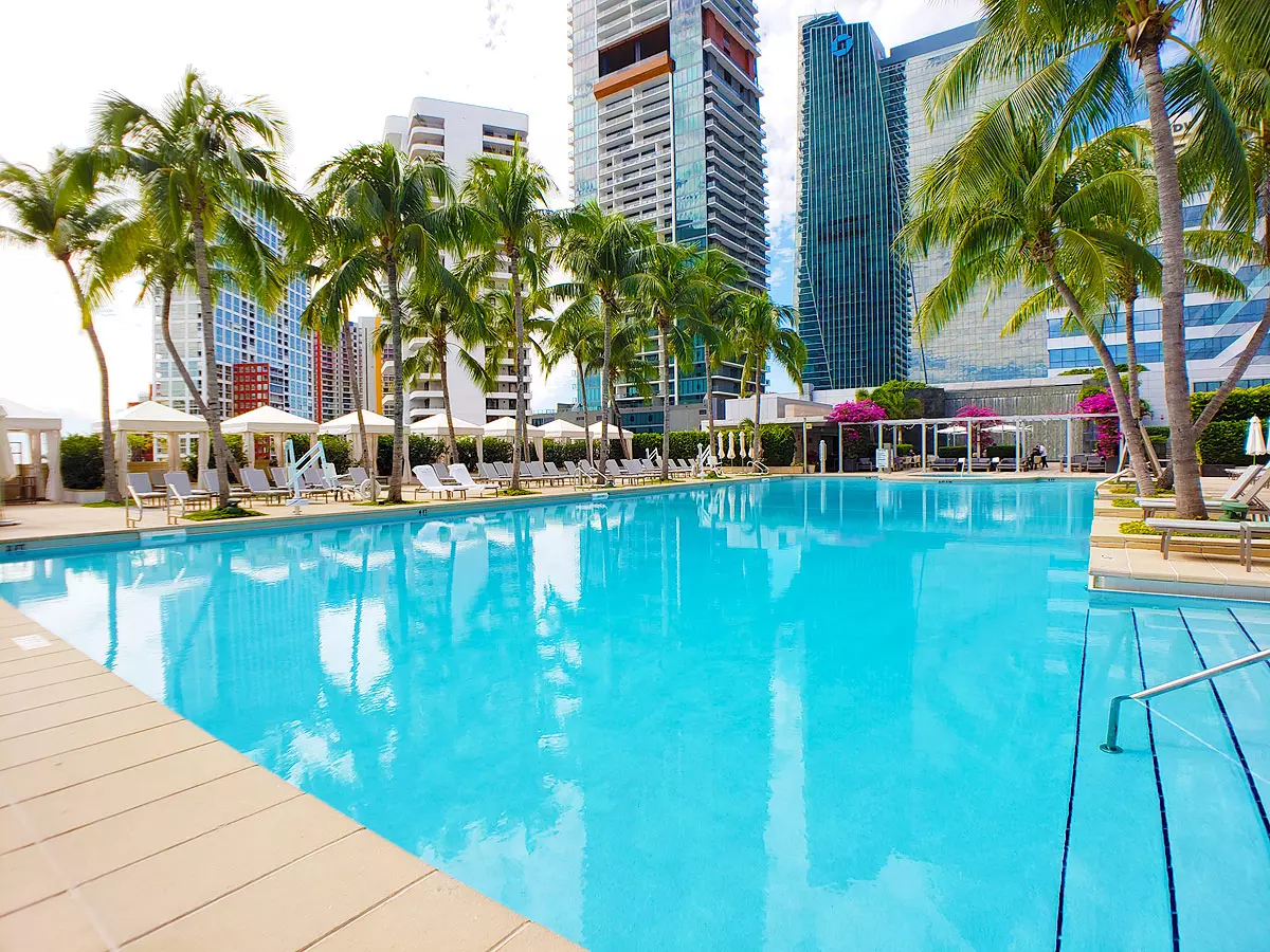 Four Seasons Condo Miami - Pool